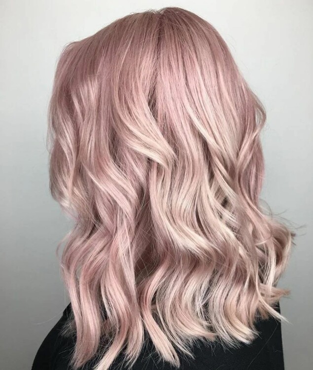 рожеве волосся