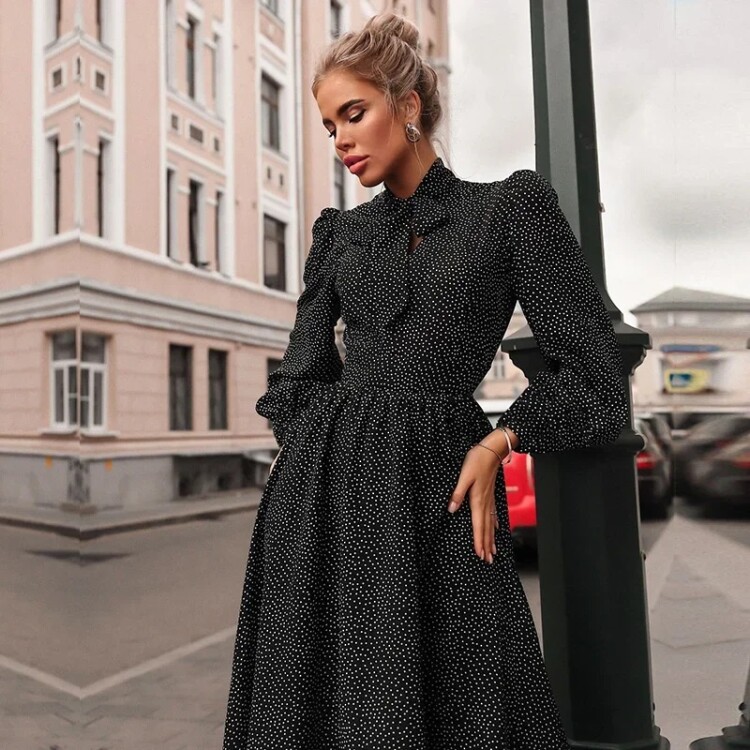 сукня в дрібний горошок