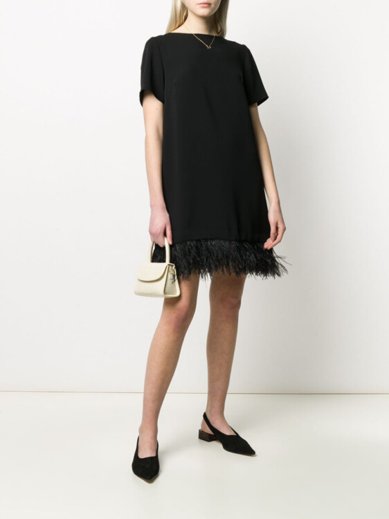 сукня з пір'ям