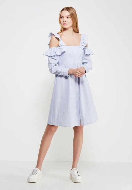 сукня з рюшами