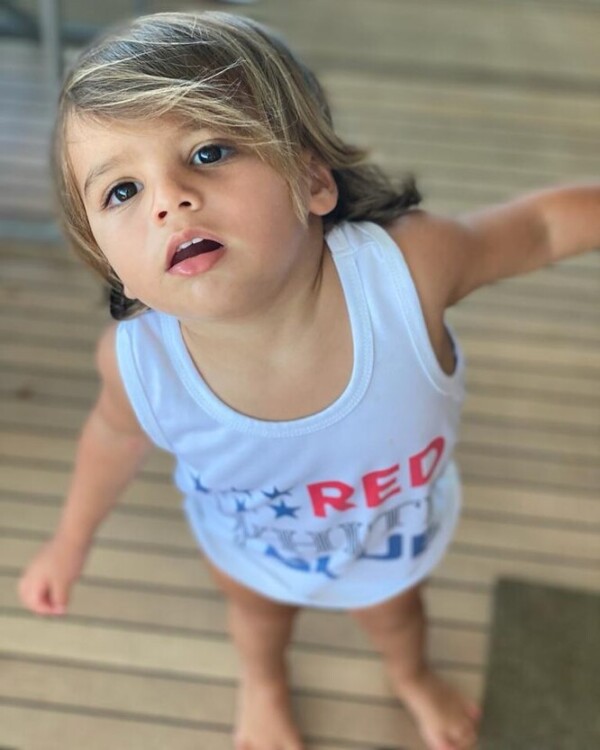 син Лонгорії