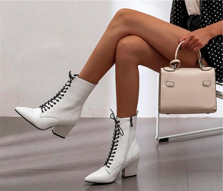 взуття з гострим носком