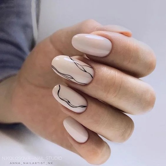 бежевий манікюр з декором