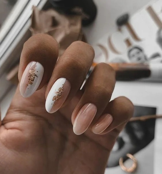 бежевий манікюр з дизайном 5