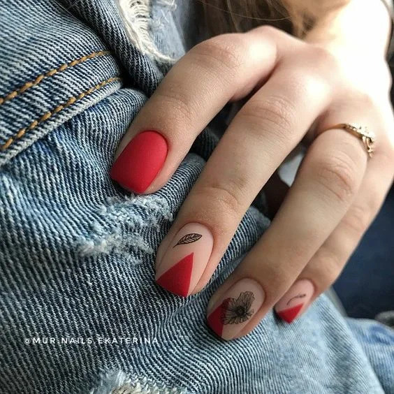 червоний манікюр з дизайном