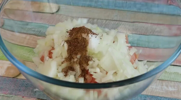 цибуля з фаршом