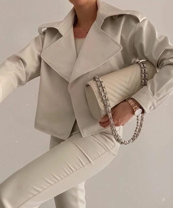 куртки світлих відтінків