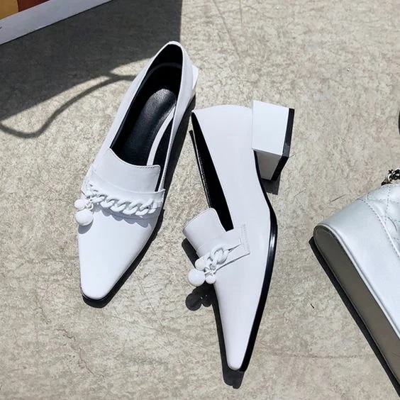 лофери білого кольору