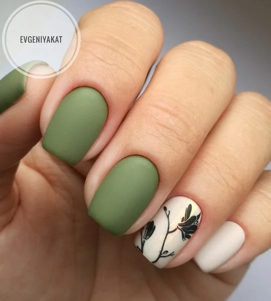 манікюр в оливкових тонах