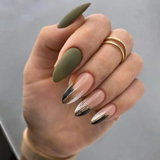 манікюр в зелених тонах