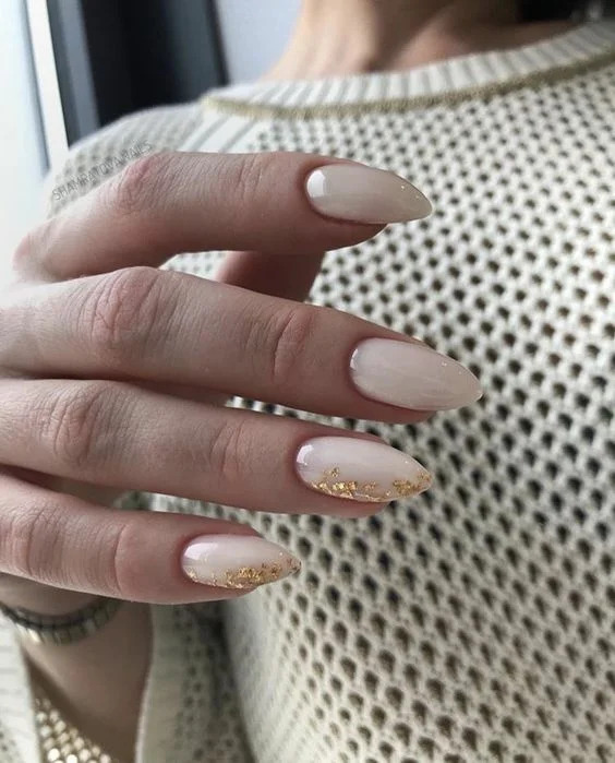 нюдовий манікюр з дизайном