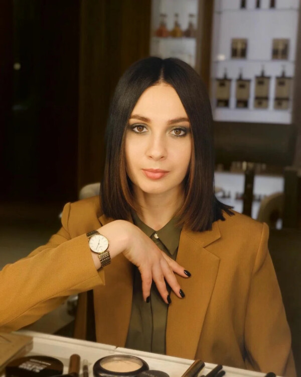 волосся середньої довжини