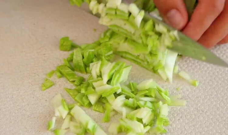 ріжемо кабачки