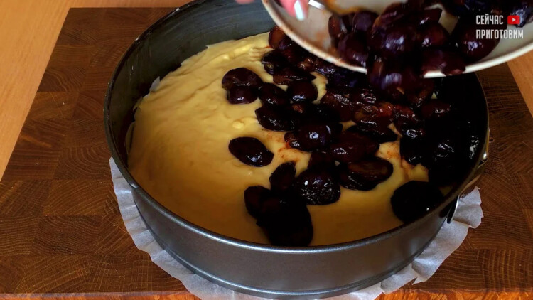 викладаємо сливи на пиріг