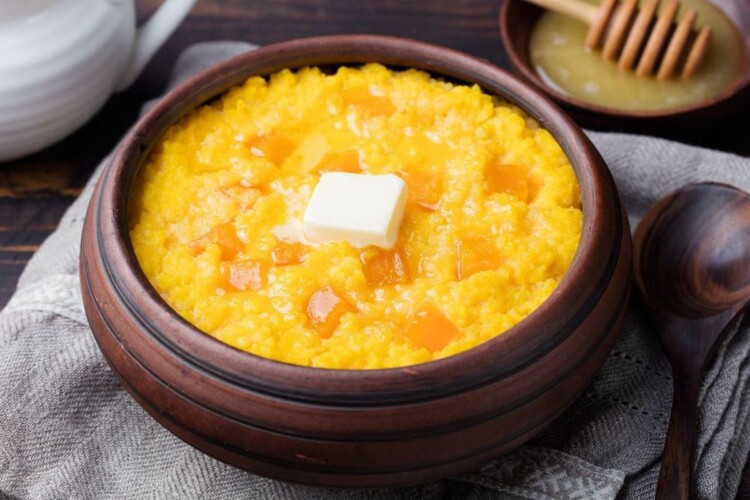 Пшоняна каша на молоці з гарбузом в мультиварці