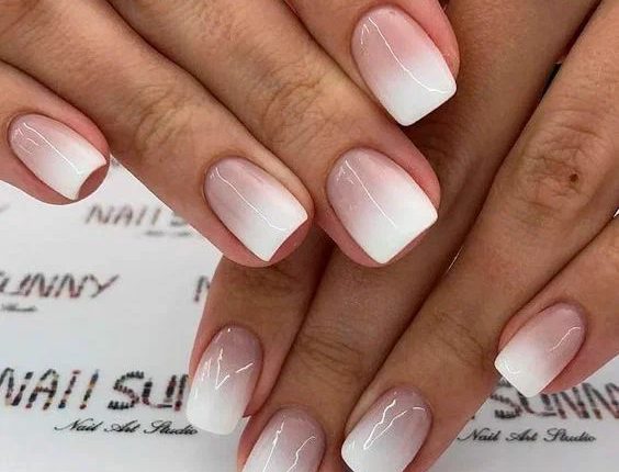 Модний манікюр в ніжних відтінках 2023 1