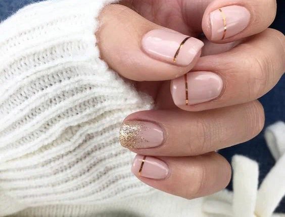 Модний манікюр в ніжних відтінках 2023 10