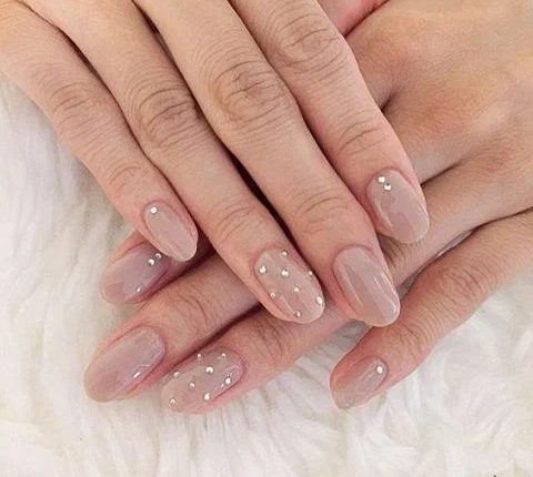 Модний манікюр в ніжних відтінках 2023 13