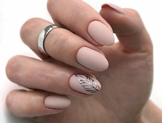 Модний манікюр в ніжних відтінках 2023 14
