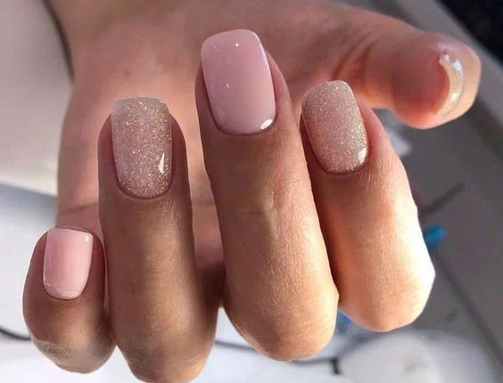 Модний манікюр в ніжних відтінках 2023 15