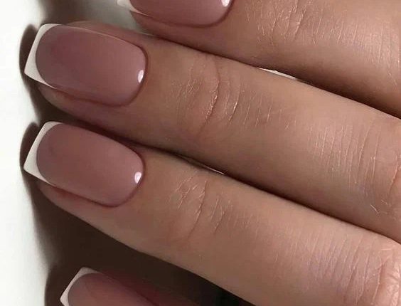 Модний манікюр в ніжних відтінках 2023 7
