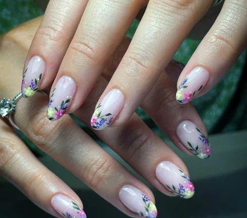 Трендові ідеї манікюру в молочному кольорі 2023 6