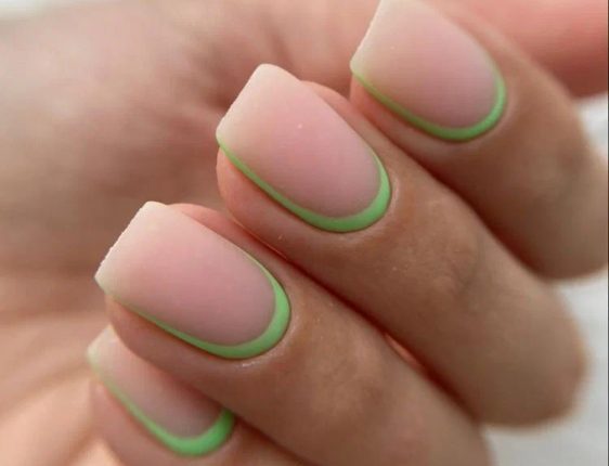 Модні варіанти нюдового манікюру на весну 2023 12