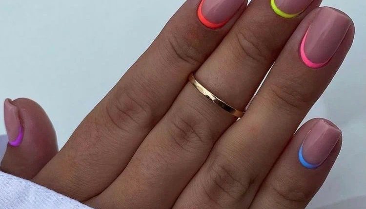 Модні варіанти нюдового манікюру на весну 2023 13