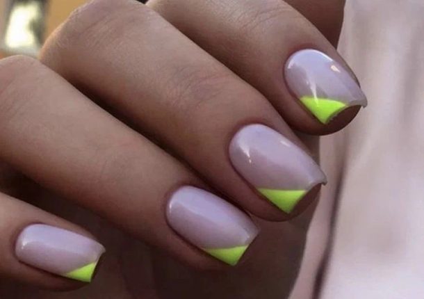 Модні варіанти нюдового манікюру на весну 2023 14