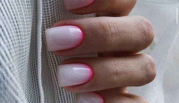 Модні варіанти нюдового манікюру на весну 2023 19