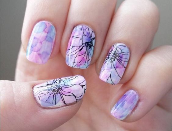 Modnyi akvarelnyi manikiur 2023 11