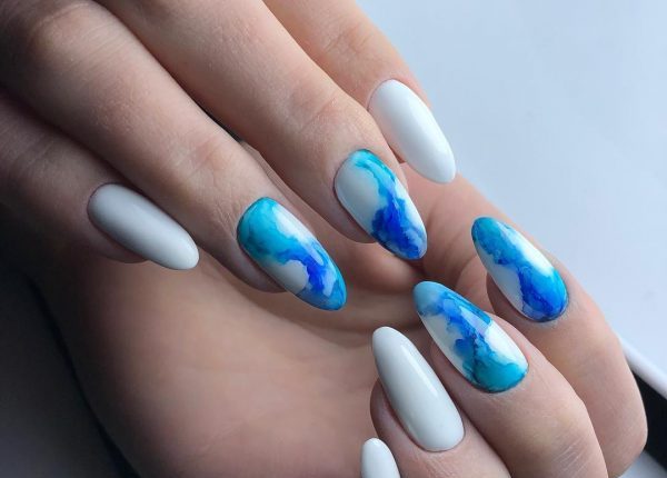 Modnyi akvarelnyi manikiur 2023 2
