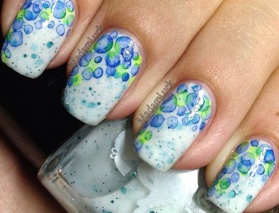 Modnyi akvarelnyi manikiur 2023 9